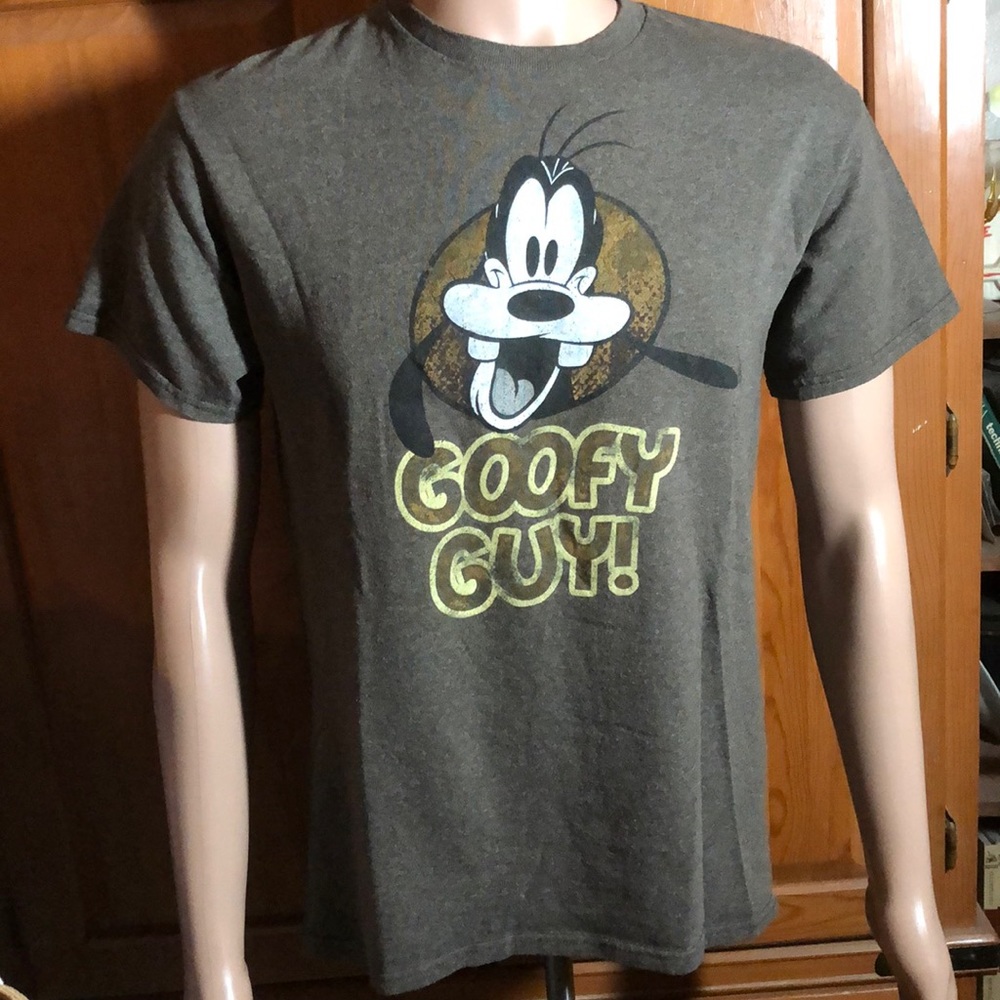 NWOT DISNEY SS T-SHIRT “GOOFY GUY” SIZE MEDIUM